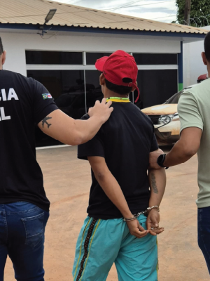 A Polícia Civil do Amazonas (PC-AM), por meio da 61ª Delegacia Interativa de Polícia (DIP) de Boca do Acre (a 1.028 quilômetros de Manaus), cumpriu, nesta segunda-feira (31), mandado de prisão preventiva de um homem, 19, por tentativa de homicídio contra um indígena, de 23 anos. O crime foi praticado no dia 31 de janeiro deste ano, no município.