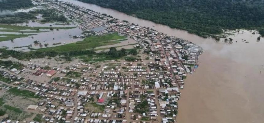 O município de Boca do Acre, decretou, situação de emergência, na última segunda-feira (24) devido à cheia dos rios Acre e Purus. Na terça-feira (25),O decreto de situação de emergência foi publicado oficialmente.