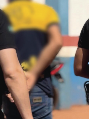 A Polícia Civil do Amazonas (PC-AM), por meio da 61ª Delegacia Interativa de Polícia (DIP) de Boca do Acre (a 1.028 quilômetros de Manaus) e do Departamento de Polícia do Interior (DPI), apresentou, em coletiva de imprensa, resultado de uma operação de combate à pedofilia no interior do Estado, que resultou no cumprimento de um mandado de prisão preventiva e dois mandados de busca e preensão contra três homens investigados por crimes sexuais contra crianças e adolescentes.